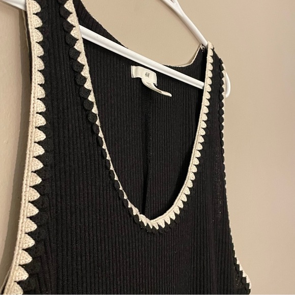 H&M Black Ribbed Midi Dress w Cream & Black Scalloped Crotchet Trim - Picture 4 of 16